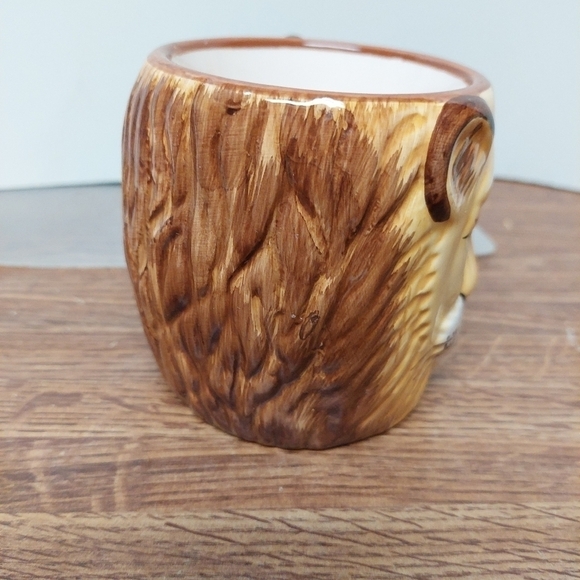 Life-like Ceramic Lion Face Mug - Picture 2 of 10